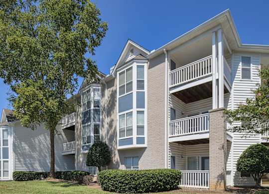 spacious pet-friendly community exterior at Whitehall Estate apartments in Charlotte NC