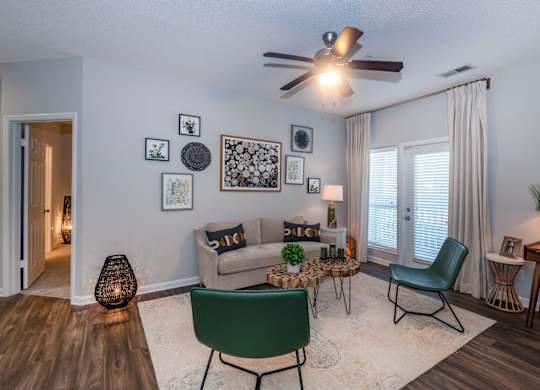 at Whitehall Estate apartments in Charlotte NC living room