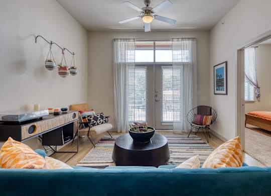 Living Room with ceiling fan at Agave, San Antonio
