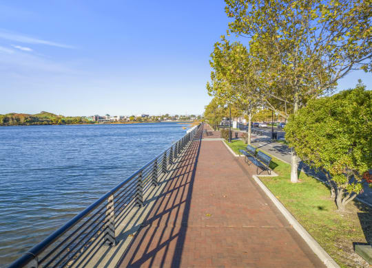 A nice river walk at Harbor Pointe, Bayonne