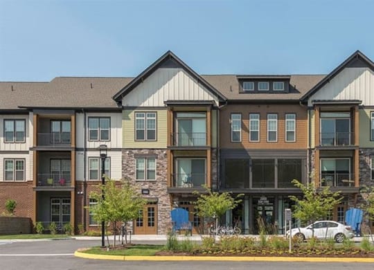 Your new home awaits you at 2000 West Creek Apartments, Virginia, 23238
