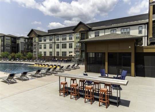 Outdoor dining space for all at 2000 West Creek Apartments, Virginia, 23238