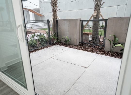 a view of the courtyard from the door of a house at Vista Brooklynn Apartments, Florida, 32202