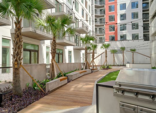 Exterior at Vista Brooklynn Apartments, Jacksonville, 32202