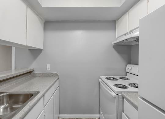Contemporary Kitchen at Lifestyle at Shreveport Apartments, Louisiana, 71109
