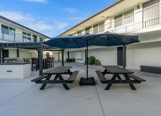 Lounge Area at Torrance Gateway Apartments, Torrance, CA