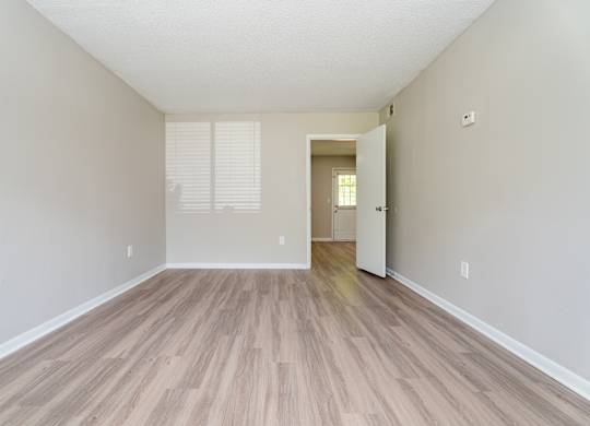 Vacant Living Area at Rosen at North Hills, Raleigh, NC, 27609