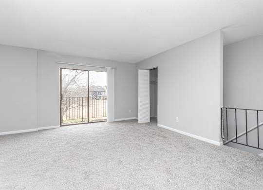 Unfurnished Living Area at Liberty Crossing, Jacksonville, NC 28540
