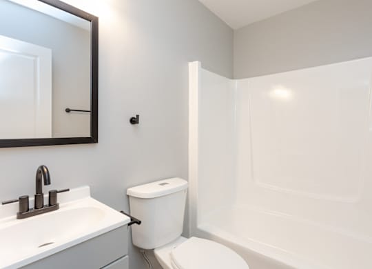 Bathroom With Bathtub at Liberty Crossing, Jacksonville, NC