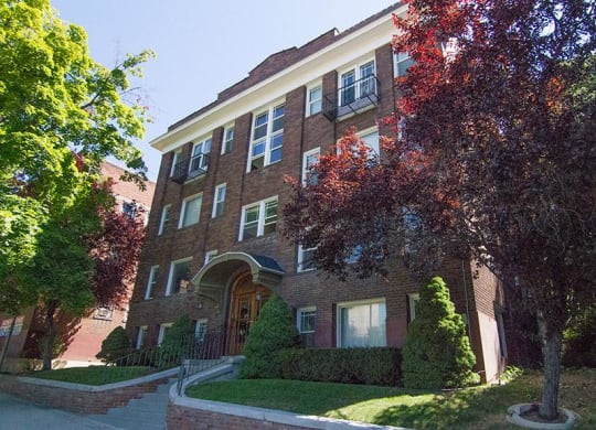 An exterior picture of Lotus Cityline Apartments in Downtown Salt Lake City, Utah