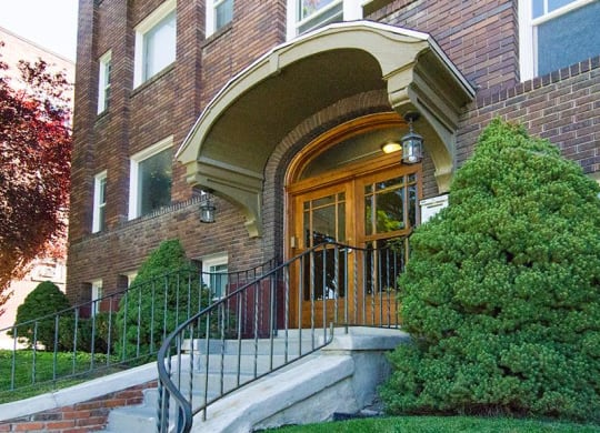 An exterior picture of Lotus Cityline Apartments in Downtown Salt Lake City, Utah