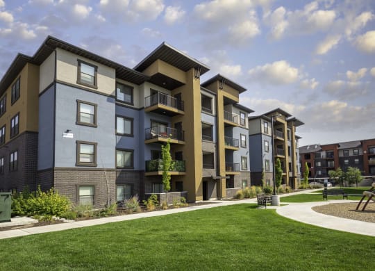 exterior view at the bradley braddock road station apartments