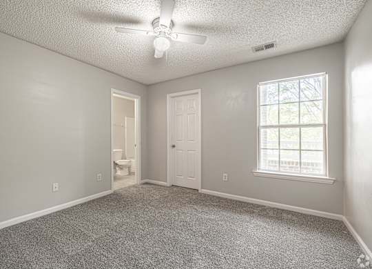 Carpeting In Bedrooms at Cross Creek Apartments, Beaufort, 29906