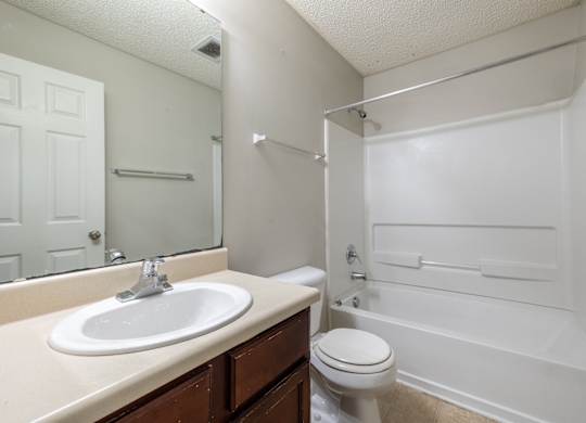Bright Bathroom at Cross Creek Apartments, Beaufort, SC, South Carolina