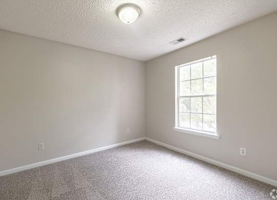 Lush Wall-to-Wall Carpeting at Cross Creek Apartments, Beaufort, 29906