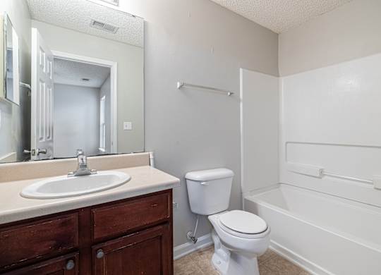 Bathroom With Bathtub at Cross Creek Apartments, Beaufort, South Carolina