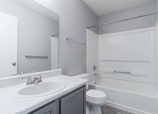 Bathroom With Bathtub at Jamestown Pointe Apartments, Greenville, 29607
