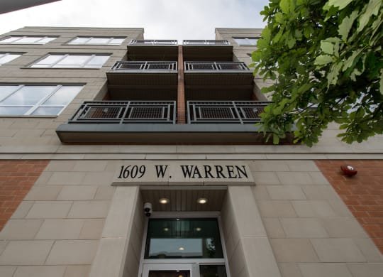 the front of the building of 160 w warren is shown at Tripp 4321, Chicago, 60641