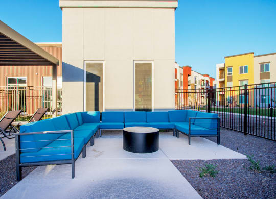 the preserve at ballantyne commons community patio with blue couches and tables