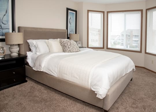 Classic 2 bedroom, 1.5 bath, master bedroom at Cinnamon Ridge Apartments, Minnesota