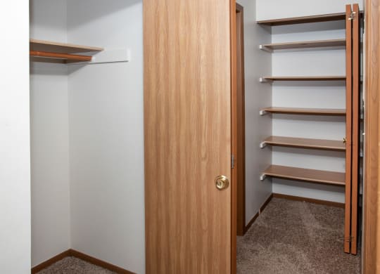 Classic 2 bedroom, 1.5 bath, lots of closet space at Cinnamon Ridge Apartments, Eagan, MN, 55122