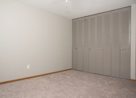 1 bedroom - garden level, bedroom