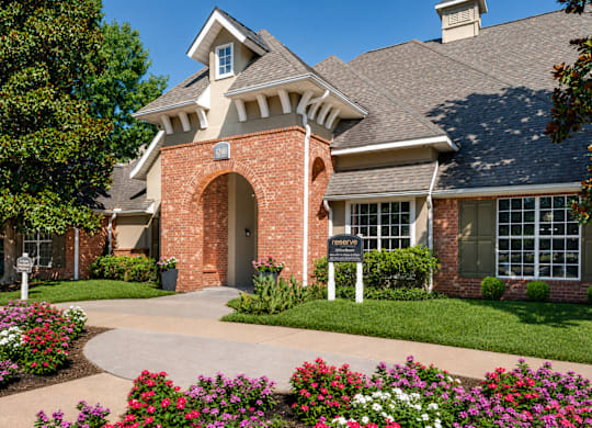 office and clubhouse entrance at the reserve