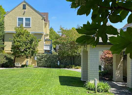 Garden at Westmont Place Townhomes Apartments, California