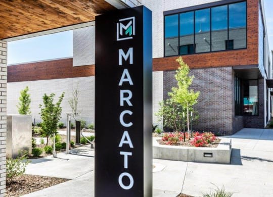 A building with a sign that says