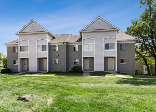 our apartments have a spacious yard and green grass at Eastwood Crossings, Kansas City, Missouri
