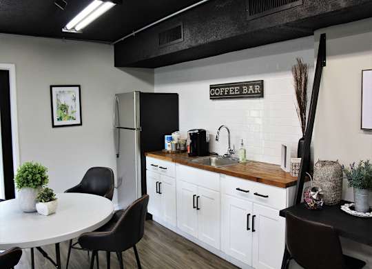 Eat In Kitchen at Capital Flats & Magnolia Square Apartments, Raleigh, NC, 27601