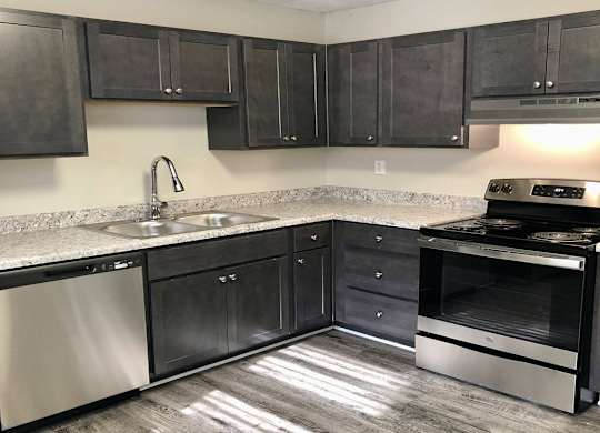 Fully Furnished Kitchen at The Groves, Gastonia, North Carolina