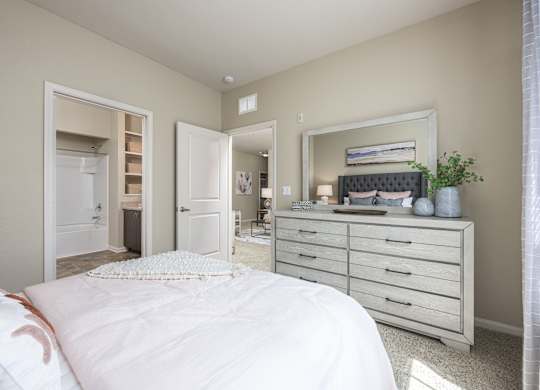 Gorgeous Bedroom at Spring Creek Apartments, Crestview, 32536