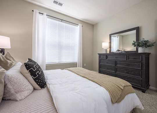 Beautiful Bright Bedroom at Spring Creek Apartments, Crestview, Florida