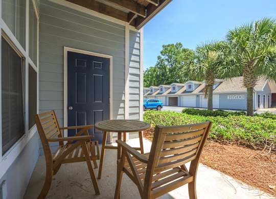 Outdoor Sitting at Spring Creek Apartments, Florida