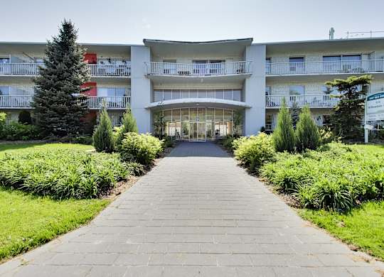 the building in which the hotel is located