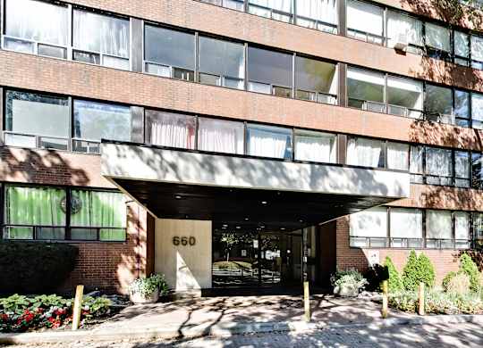 A building with the number 660 on the front.