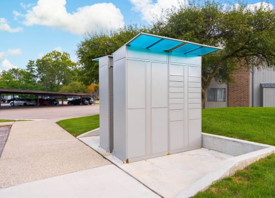 24/7 Package Lockers at Three Oaks Apartments, Troy, MI, 48098