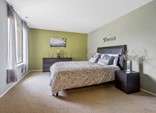 Bedroom at Franklin River Apartments, Southfield, MI