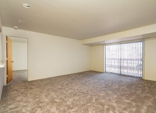 Living Room at Franklin River Apartments, MI 48034