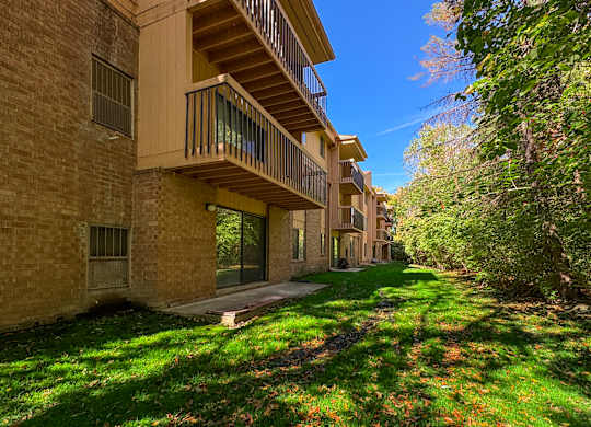 Green Lawn Garden Area at Franklin River Apartments, Southfield, 48034
