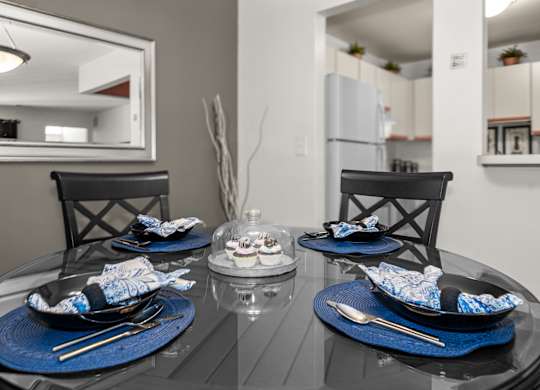 Dining Room at Park Lane Apartments, Michigan, 48033