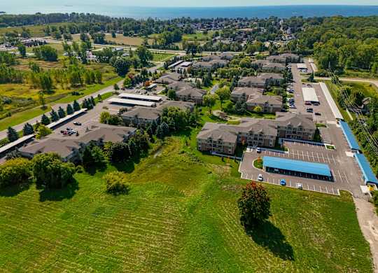 New Apartments for Rent at Prentiss Pointe Apartments in Harrison Township