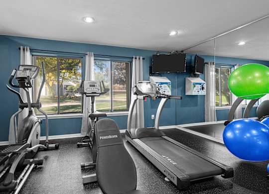 24 Hour Gym at Three Oaks Apartments in Troy, MI
