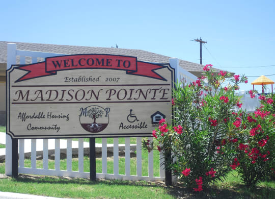 Monument at Madison Pointe Apartments, Cotulla, TX, 78014