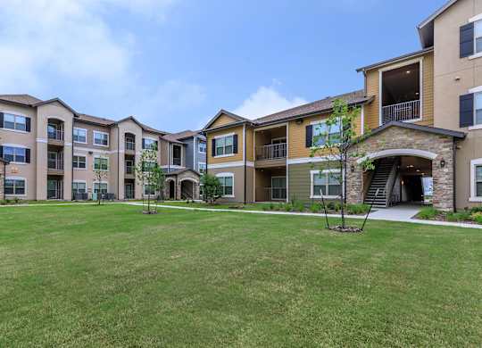 Lush Green landscape at Hazelwood Place Apartments, Texas