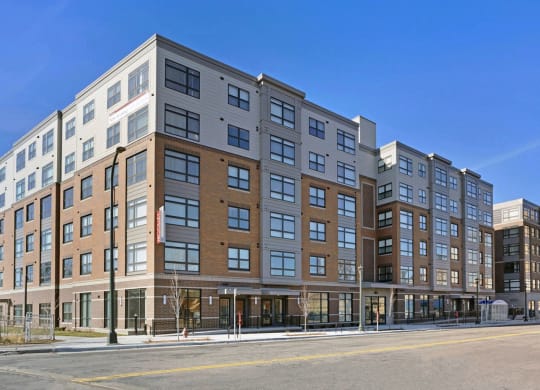 Exterior at 1500 Nicollet Apartment Homes, Minneapolis, MN, 55403