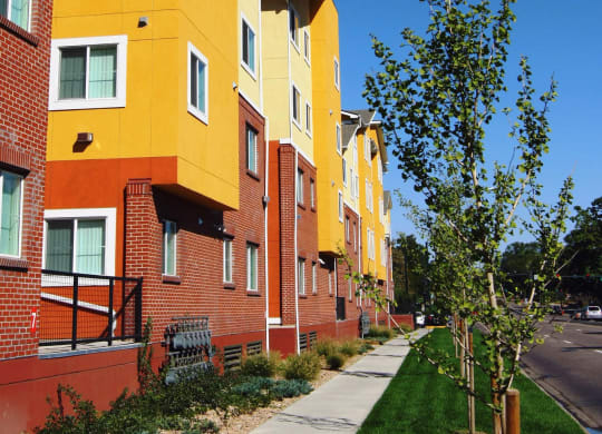 Dominium_1601 Colorado_Vertical Exterior
