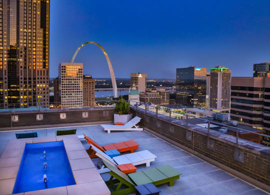 Rooftop with relaxing chair at Arcade Apartments, Missouri