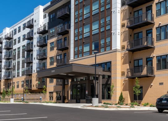 Dominium_Bren Road Station_Exterior buildingat Bren Road Station 55+ Apartments, Minnetonka, MN, 55343